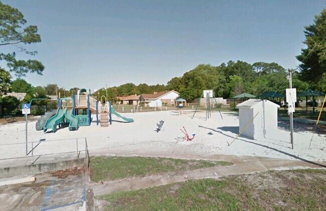 Building Photo - 280 Anderson Dr