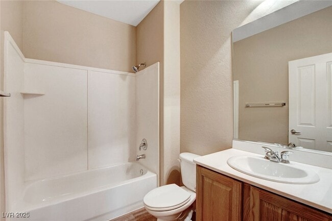 Building Photo - 2320 Meteor Shower St