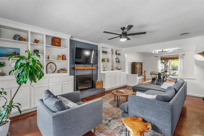 Building Photo - 1602 Rock Creek Dr