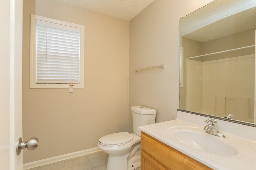 Building Photo - 3028 Lincoln Log Way