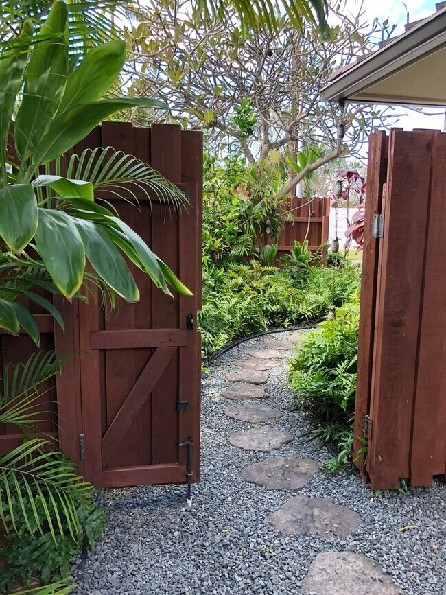 Building Photo - Private Lane - Kailua Beach! Fully Furnished ALL utilities included.