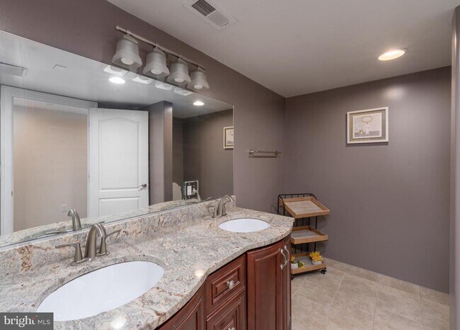 Building Photo - 316 Albemarle St