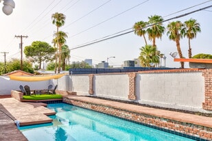 Building Photo - 1448 Pawnee Dr