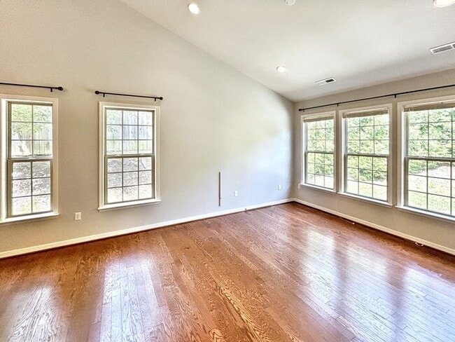 Building Photo - 600 Haven Mews Cir