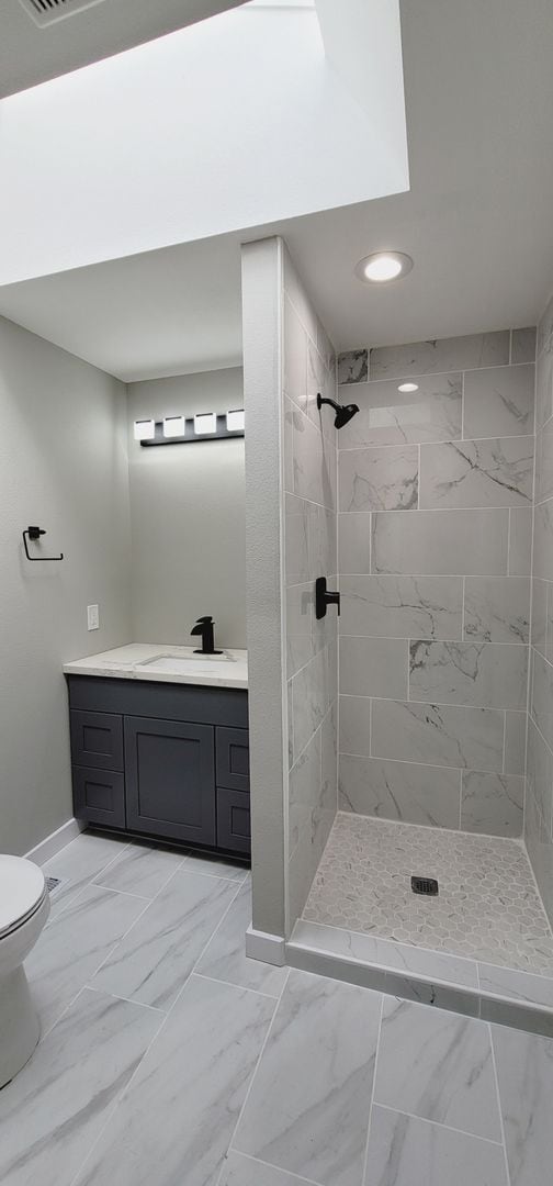 Building Photo - Stunning 4 bedroom House in an amazing location of Puyallup!