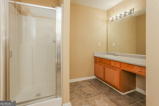 Building Photo - 25 Lakeridge Ct