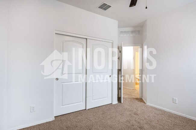 Building Photo - Beautiful Home in Mission Royale