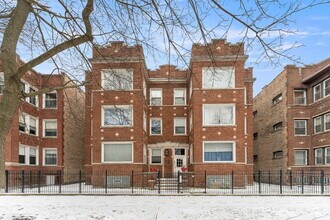 Building Photo - 6722 S Ridgeland Ave