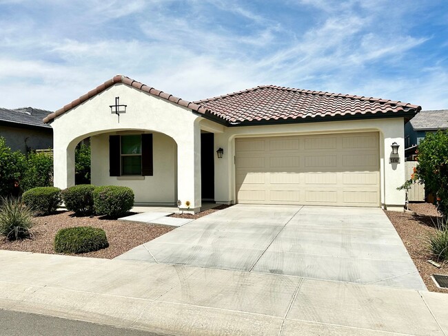 Building Photo - BEAUTIFUL VERRADO 3 BEDROOM PLUS DEN WITH ...
