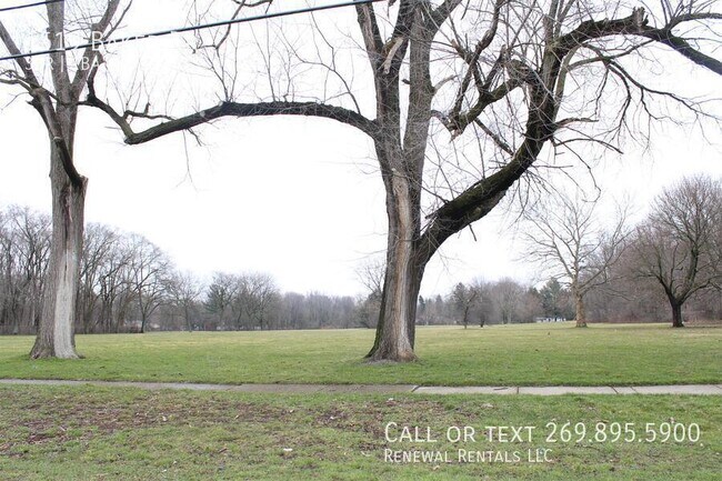 Building Photo - 1519 Baker Dr