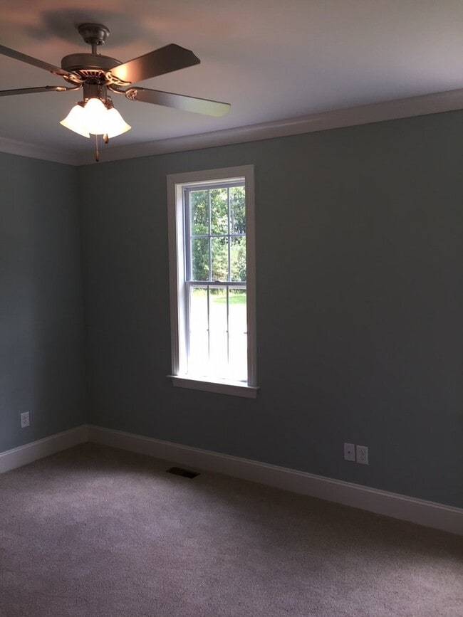 Building Photo - 4812 Jamestown Dr NW