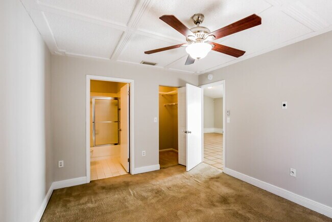 Building Photo - 4430 SW 72nd Way