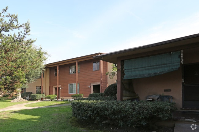 Building Photo - Venice Manor