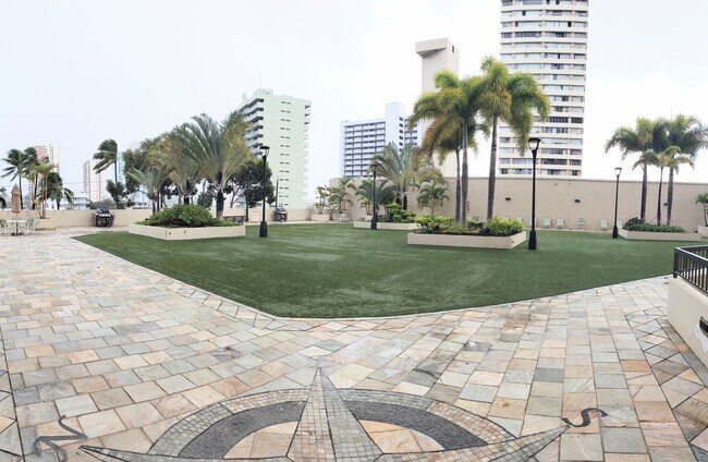 Building Photo - Iolani Court Plaza, Kapiolani, Renovated 1 Bederoom 1 Bathroom 1 Parking Condominium Centrally Lo...