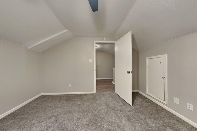 Building Photo - 2318 Turtle Creek Dr