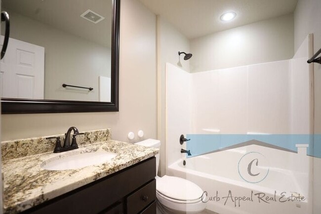 Building Photo - Luxury 2 bed, 1 bath duplex - recent construction!! Washer, dryer and internet, cable and utiliti...
