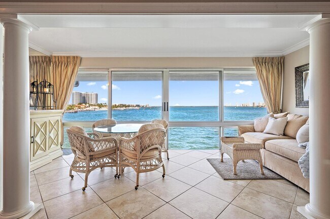 Building Photo - 400 Wilma Cir