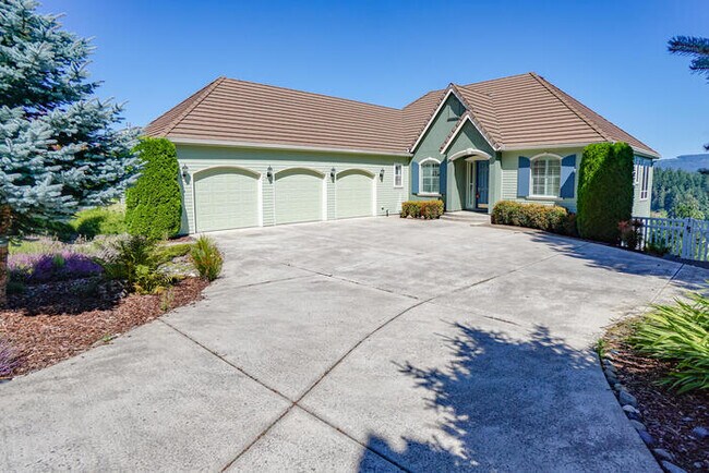 Building Photo - FOUR BEDROOM HOUSE IN LACAMAS SHORES WINTE...