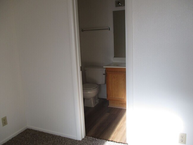 Building Photo - APPLICATION APPROVED- Rock Springs I Condo...