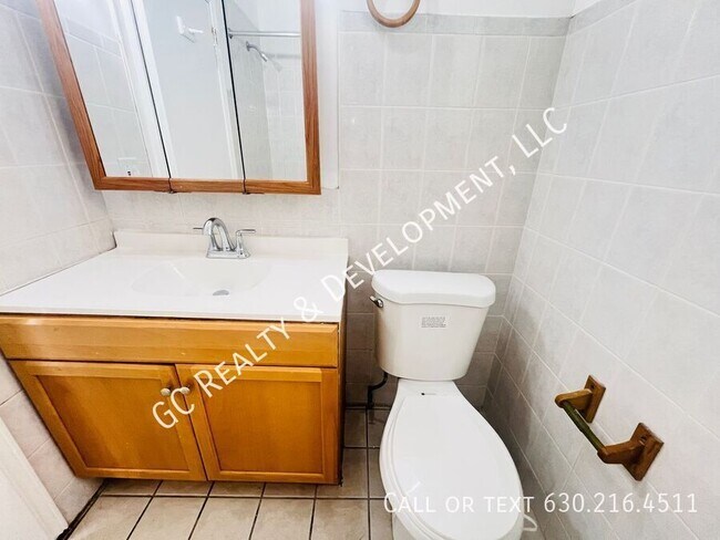 Building Photo - 6124 S Whipple St