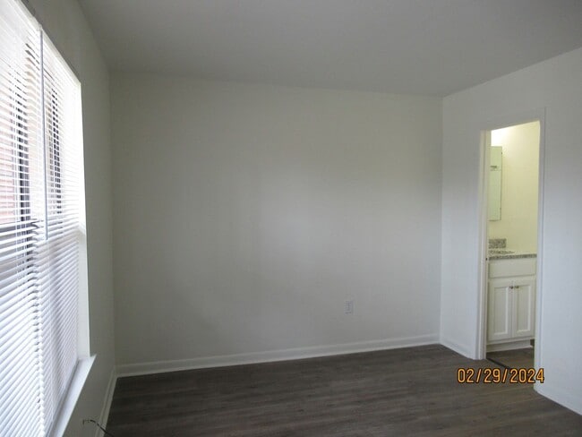 Building Photo - 3 Bedroom, 2 Bathroom in Willow Run