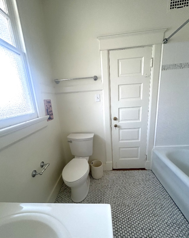 Building Photo - 1031 Broadway St