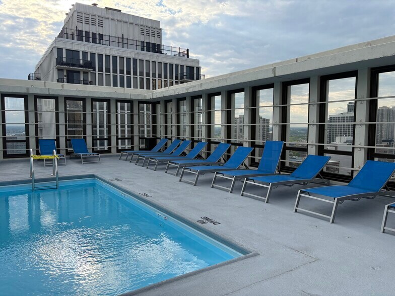 Rooftop Pool/ Sundeck - 1 E Scott St