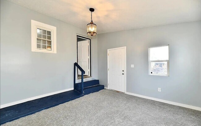 Building Photo - 3910 E 34th St