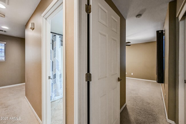 Building Photo - 41708 N Parker Ct