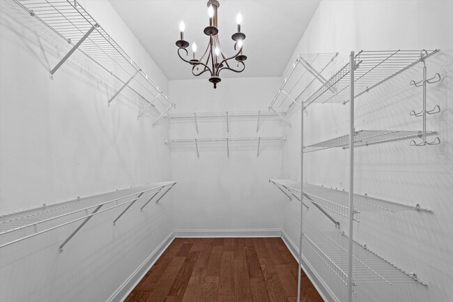 Building Photo - 4117 Chastain Dr