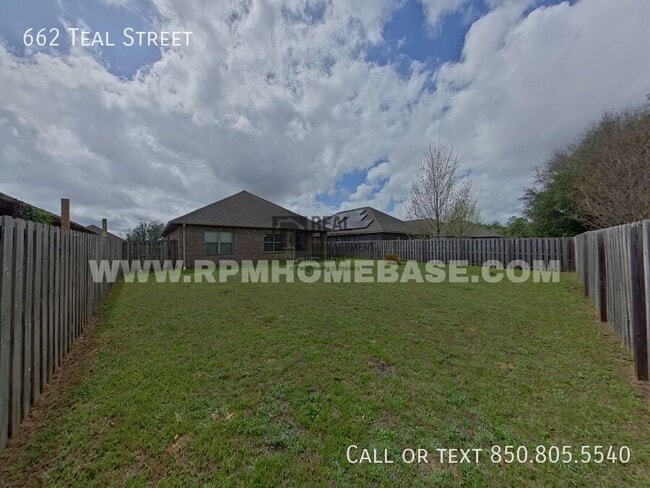 Building Photo - 662 Teal St