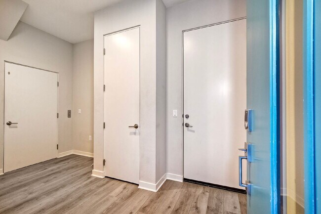 Building Photo - Luxury Hillcrest Home for Rent in San Diego