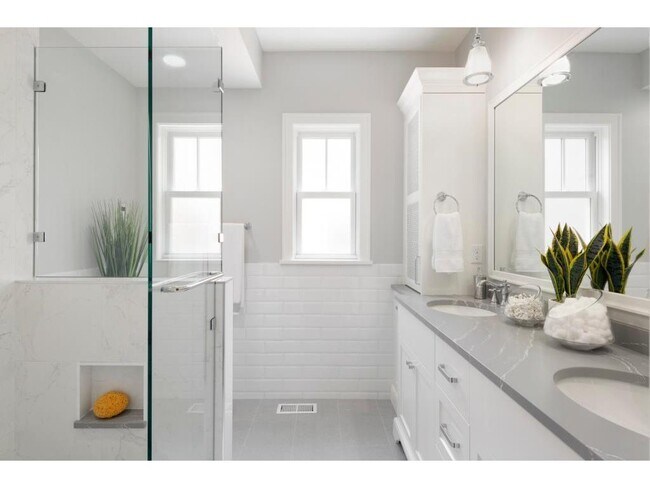 Building Photo - 231 Manitoba Ave