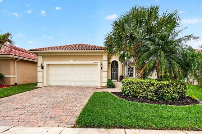Building Photo - 6532 SE Broadmoor Ln