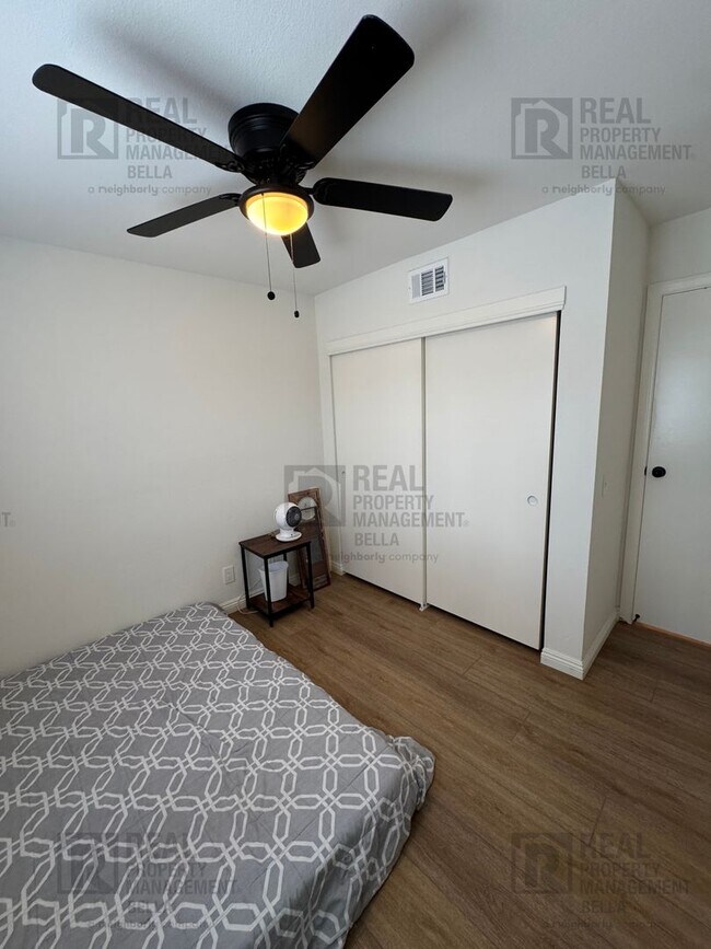Building Photo - Charming 2-Bed, 2-Bath Condo in the Heart ...