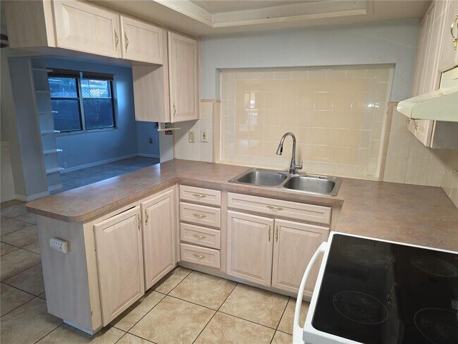 Building Photo - 3431 Overland Dr