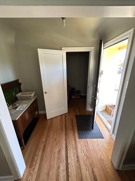 Entryway - 430 Jason Ave N