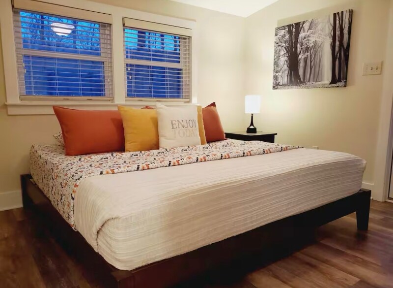 Building Photo - 42085 Sweet Spring Ln