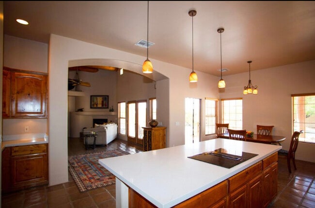 Building Photo - 19725 W Meadowbrook Ave