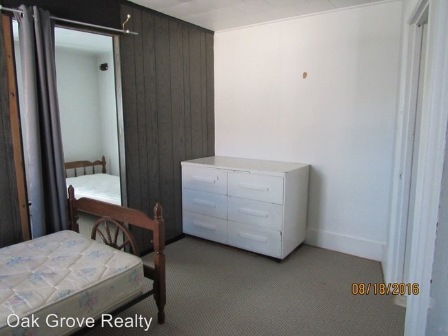 Building Photo - 951 Church St