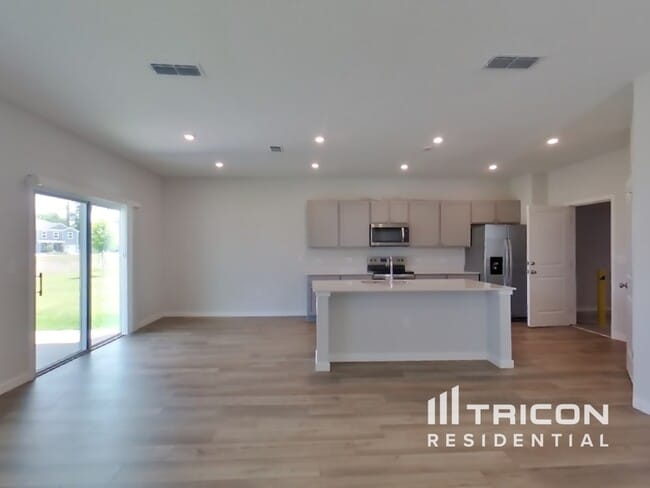 Building Photo - 56 Brazil Nut Cir