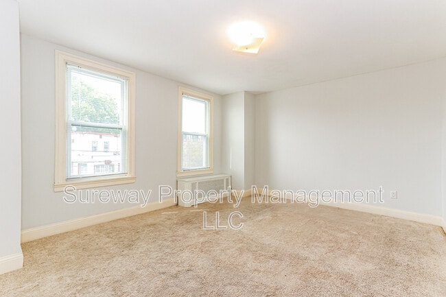 Building Photo - 137 Bartram Ave