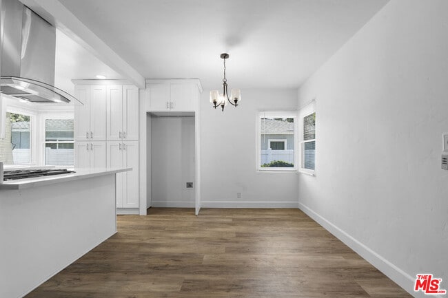Building Photo - 214 N Martha Pl