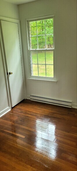 Building Photo - 412 Pagebrook Dr