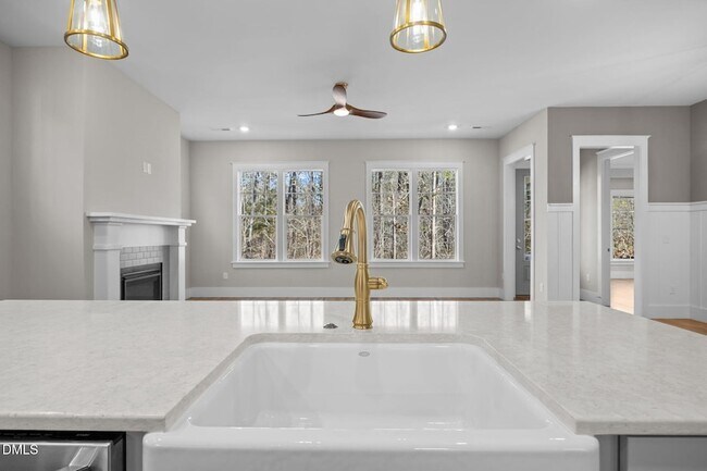 Building Photo - 916 Noisette Ct