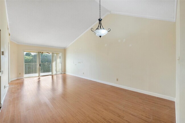 Building Photo - 967 Coral Club Dr