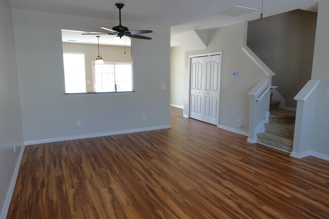 Building Photo - 202 Elise Dr