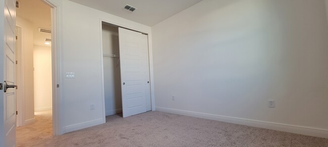 Building Photo - 135-45 Larkton Ln, Orlando FL 32832