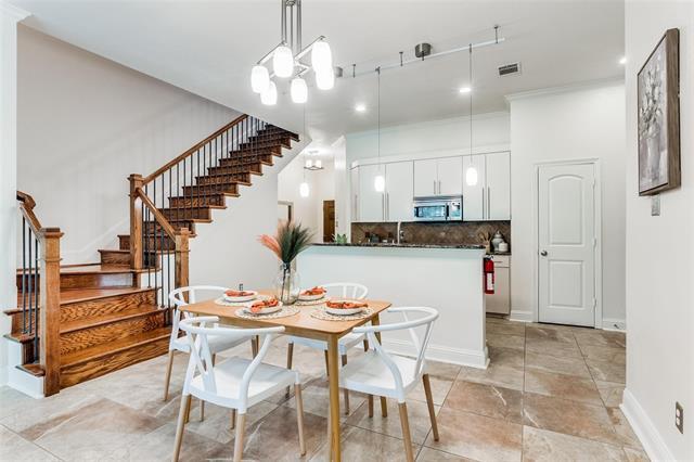 Building Photo - 8819 Tudor Pl