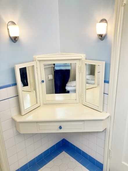 Bathroom Vanity - 2919 23rd Ave